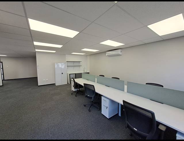130M² OFFICE TO LET IN HYDE PARK
